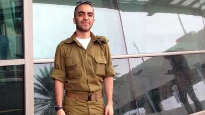 Yaacov en uniforme